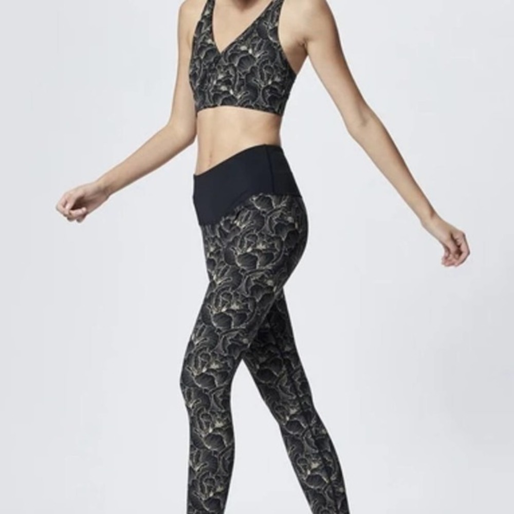 NWOT Varley Estrella Legging (Peach Floral)